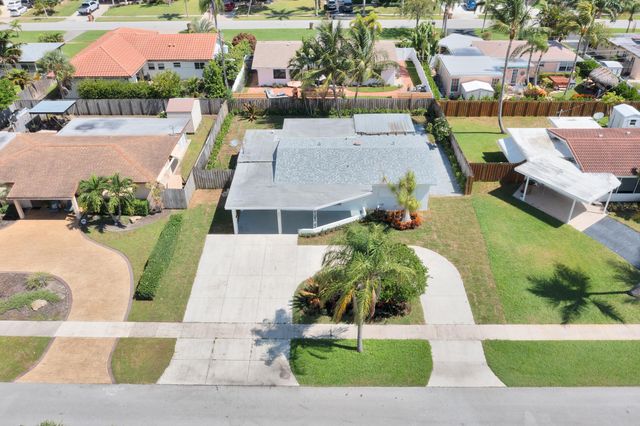 921 SE 15th Court, Deerfield Beach, FL 33441