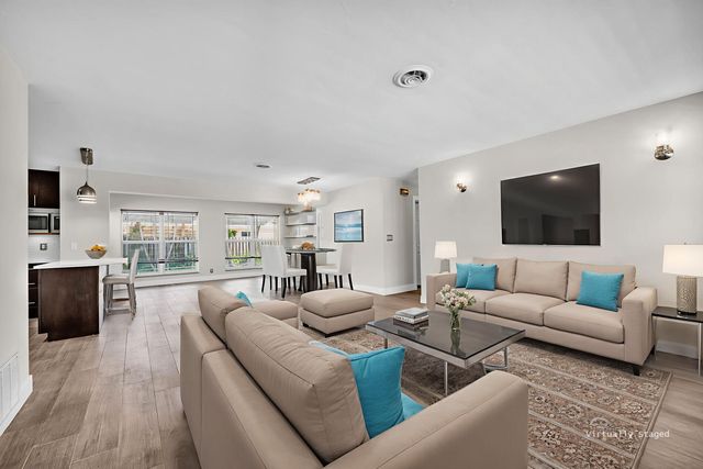 921 SE 15th Court, Deerfield Beach, FL 33441