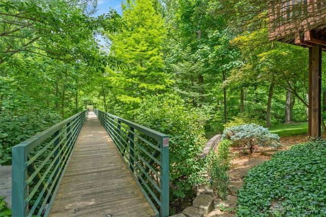 1422 Shawnee Run Drive, Maineville, OH 45039