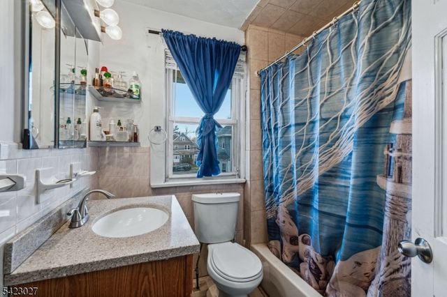 443 Wheatsheaf Rd, Roselle Boro, NJ 07203