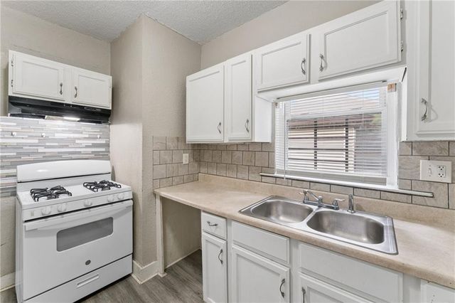3341 AGNES Avenue, Kansas City, MO 64128