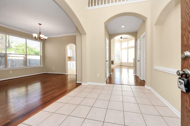 323 N Esplanade Lane, Stafford, TX 77477