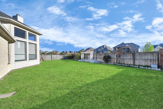 323 N Esplanade Lane, Stafford, TX 77477