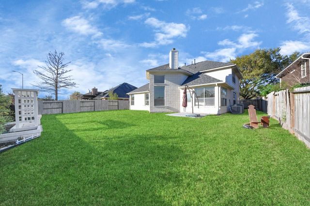 323 N Esplanade Lane, Stafford, TX 77477