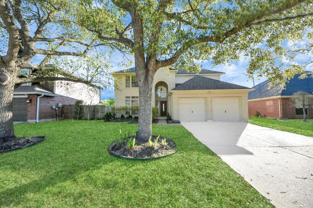 323 N Esplanade Lane, Stafford, TX 77477