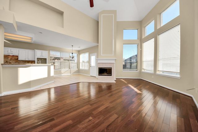 323 N Esplanade Lane, Stafford, TX 77477