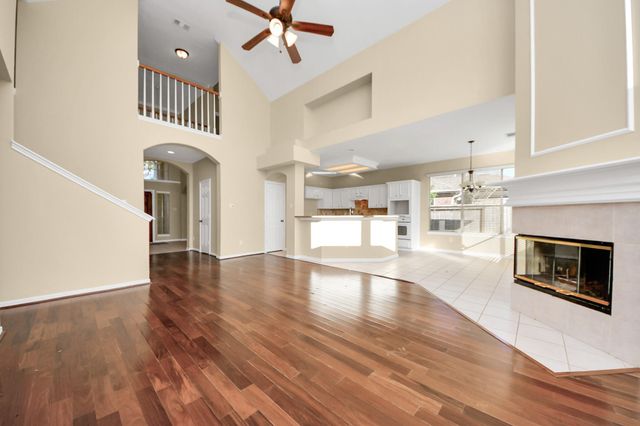 323 N Esplanade Lane, Stafford, TX 77477