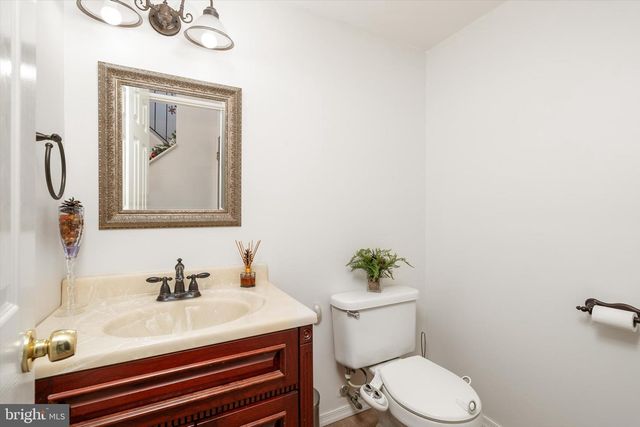 29 PENNINGTON RD, East Windsor, NJ 08520