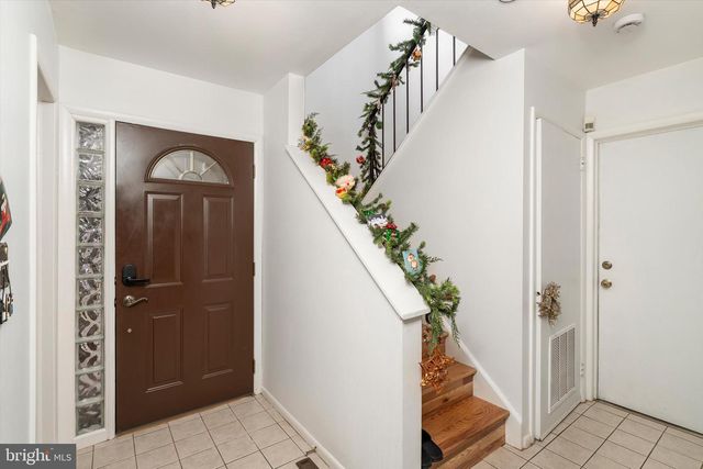 29 PENNINGTON RD, East Windsor, NJ 08520