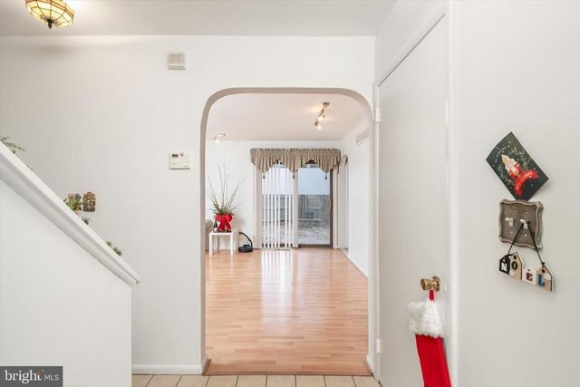 29 PENNINGTON RD, East Windsor, NJ 08520