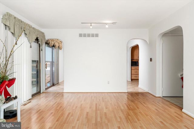 29 PENNINGTON RD, East Windsor, NJ 08520