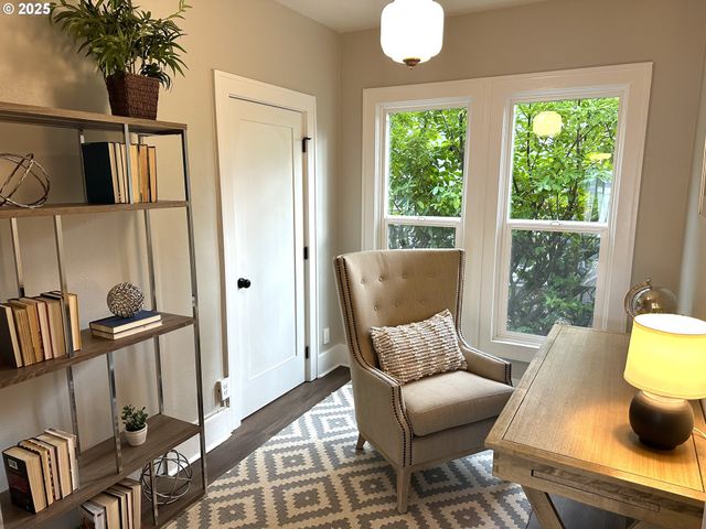 6804 Se CARLTON St, Portland, OR 97206