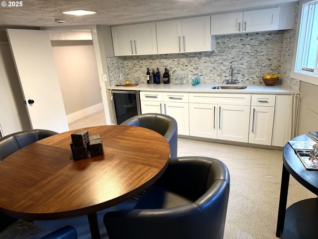 6804 Se CARLTON St, Portland, OR 97206