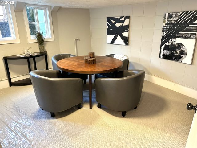 6804 Se CARLTON St, Portland, OR 97206