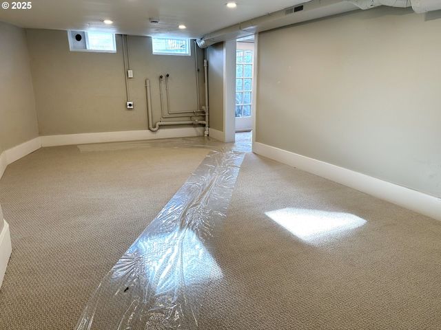 6804 Se CARLTON St, Portland, OR 97206