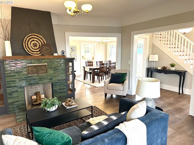 6804 Se CARLTON St, Portland, OR 97206