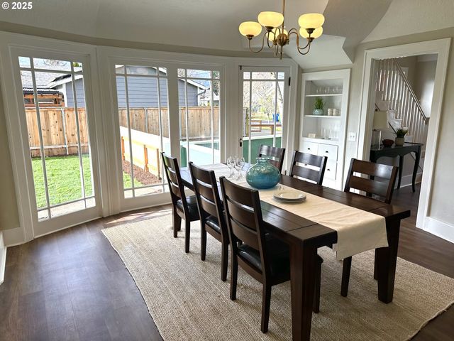 6804 Se CARLTON St, Portland, OR 97206