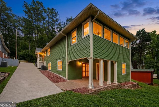 2298 E Lake Drive NE, Conyers, GA 30012