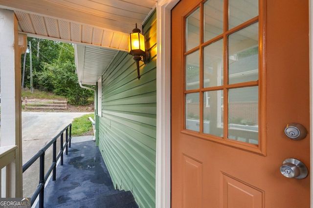 2298 E Lake Drive NE, Conyers, GA 30012