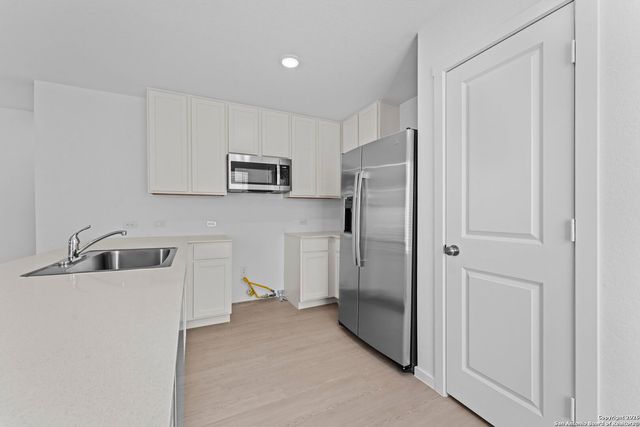 7234 Brownleaf Dr, San Antonio, TX 78227