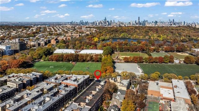 9 Argyle Rd Apt 4C, New York City, NY 11218