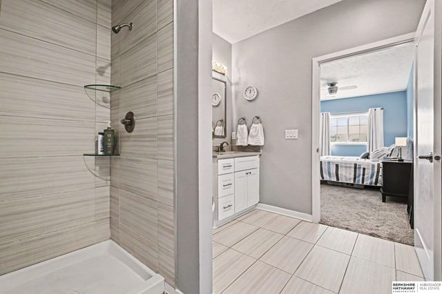 5941 N 158 Court, Omaha, NE 68116