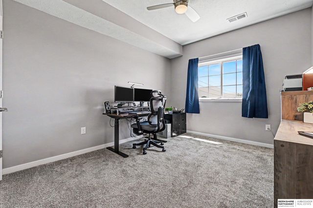 5941 N 158 Court, Omaha, NE 68116