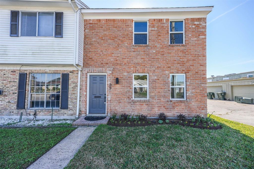 37 San Jacinto Drive, Galveston, TX 77550