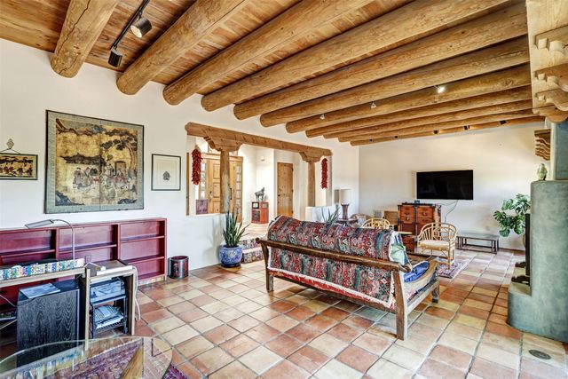 13 Herrada Ct, Santa Fe, NM 87508