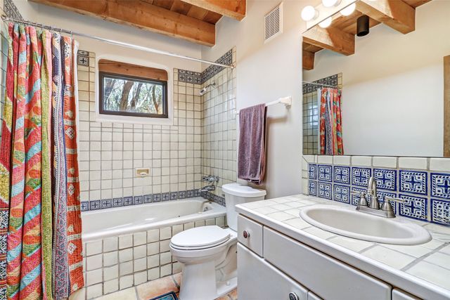 13 Herrada Ct, Santa Fe, NM 87508