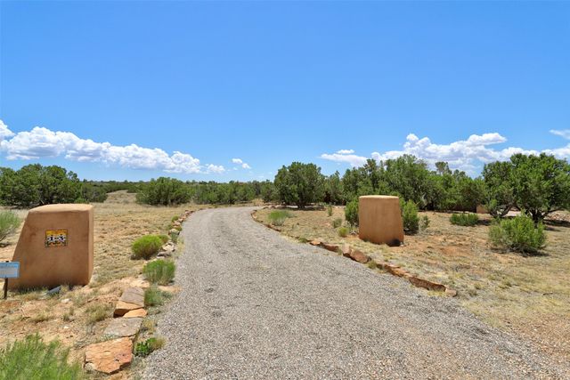 13 Herrada Ct, Santa Fe, NM 87508