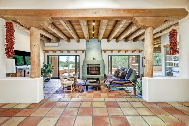 13 Herrada Ct, Santa Fe, NM 87508