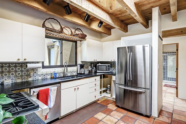 13 Herrada Ct, Santa Fe, NM 87508