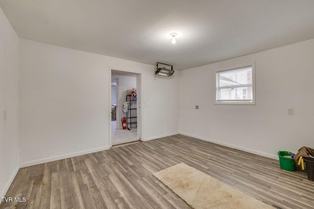 547 Wynding Way Drive, Fort Blackmore, VA 24250