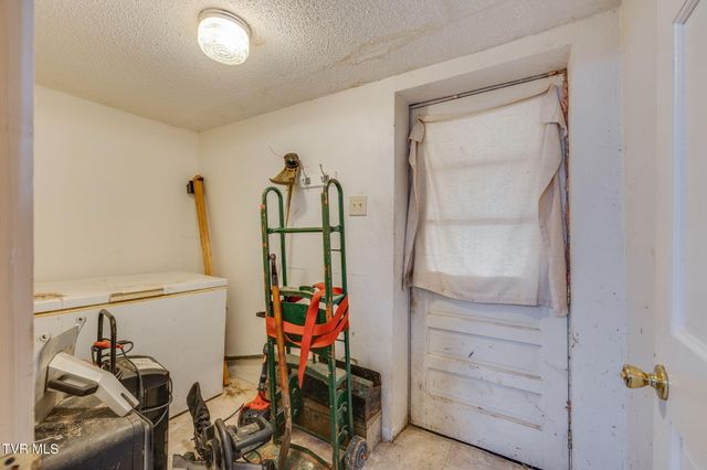 547 Wynding Way Drive, Fort Blackmore, VA 24250