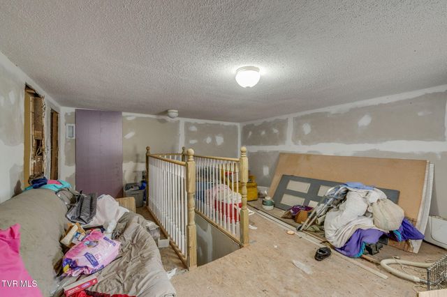 547 Wynding Way Drive, Fort Blackmore, VA 24250