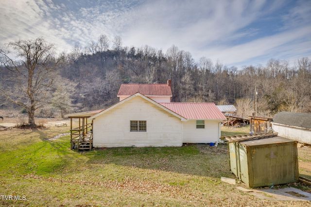 547 Wynding Way Drive, Fort Blackmore, VA 24250