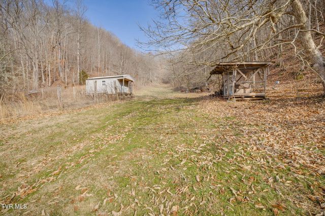 547 Wynding Way Drive, Fort Blackmore, VA 24250