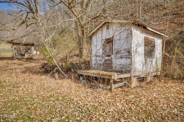 547 Wynding Way Drive, Fort Blackmore, VA 24250