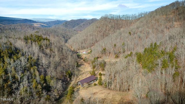 547 Wynding Way Drive, Fort Blackmore, VA 24250