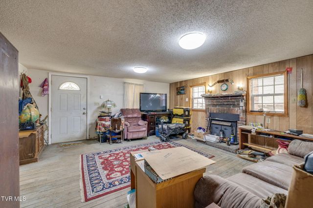 547 Wynding Way Drive, Fort Blackmore, VA 24250