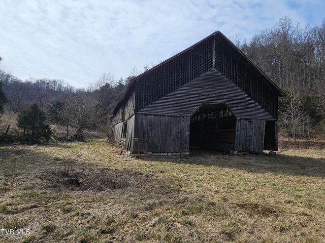 547 Wynding Way Drive, Fort Blackmore, VA 24250