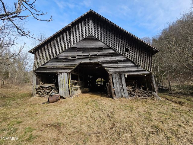 547 Wynding Way Drive, Fort Blackmore, VA 24250