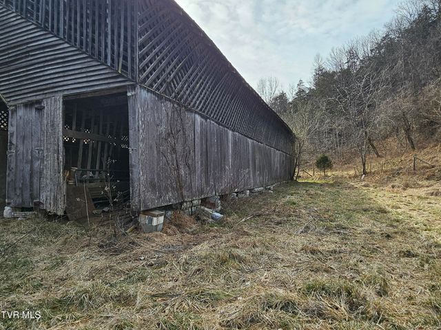 547 Wynding Way Drive, Fort Blackmore, VA 24250