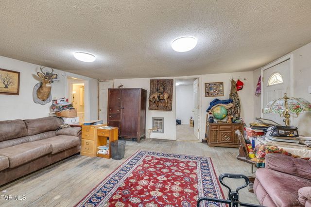 547 Wynding Way Drive, Fort Blackmore, VA 24250