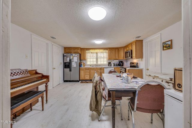 547 Wynding Way Drive, Fort Blackmore, VA 24250