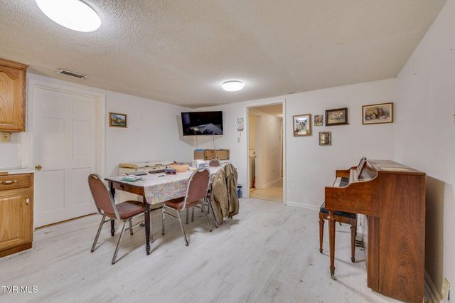 547 Wynding Way Drive, Fort Blackmore, VA 24250