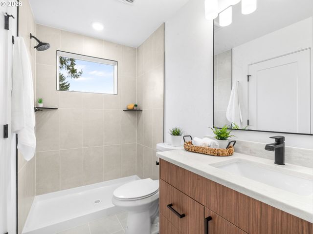 5305 Se Malden St 2, Portland, OR 97206