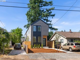 5305 Se Malden St 2, Portland, OR 97206
