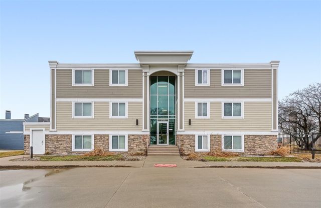 223 N Shore Drive 308, South Haven, MI 49090